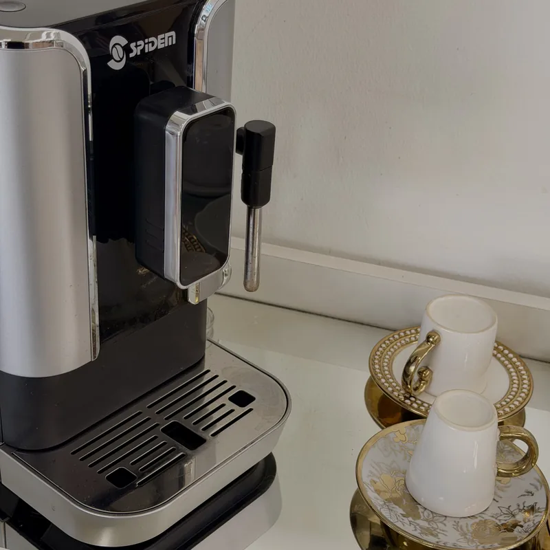 Café de cortesia oferecido aos clientes do Garden Experience em Americana